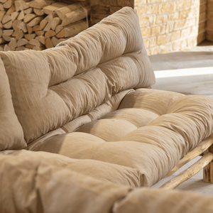 Banquette extérieure en châtaignier